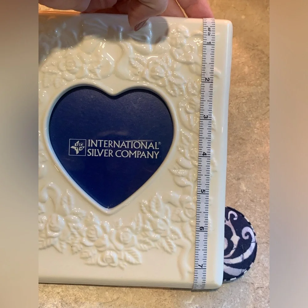 International Silver Company Ceramic Heart Photo Frame 3 1/2